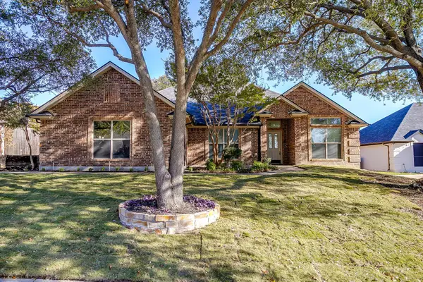 8612 Woodslane Drive, Fort Worth, TX 76179