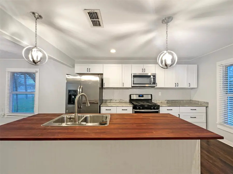 212 N 4th Street, Sanger, TX 76266 - Image #2