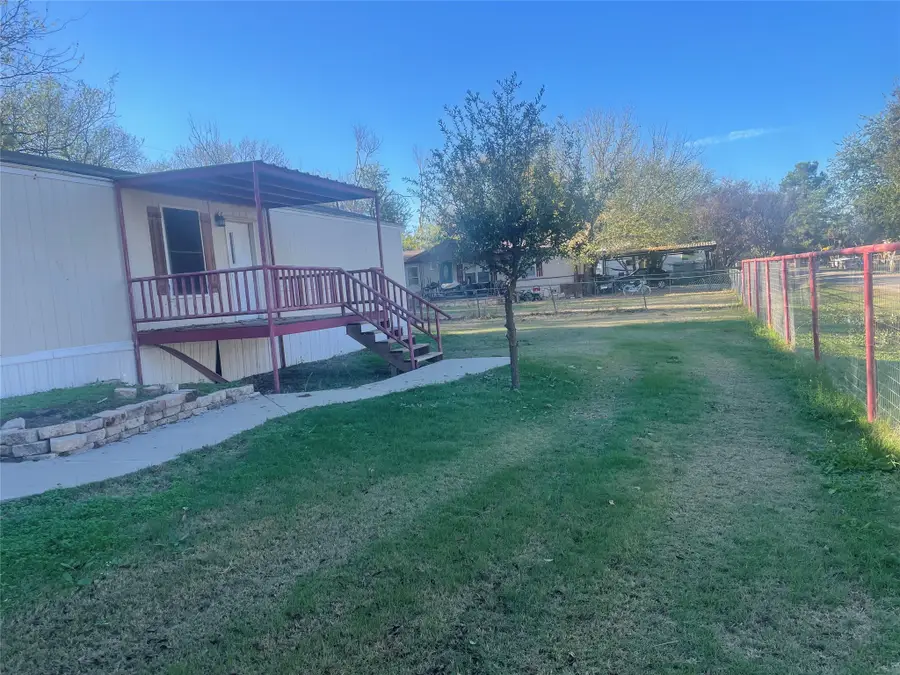 3716 Brook Valley Street, Granbury, TX 76048 - Image #2