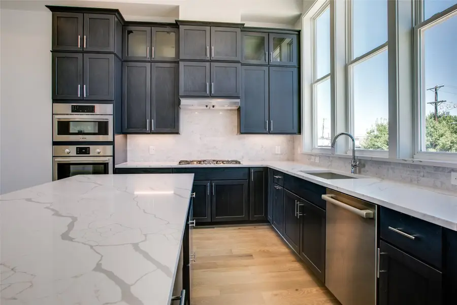 203 Carroll Street, Fort Worth, TX 76107 - Image #3