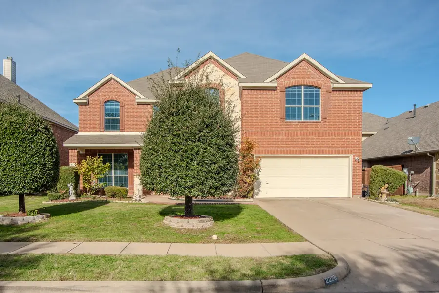 2228 Sparrow Hawk Court, Grand Prairie, TX 75052 - Image #3