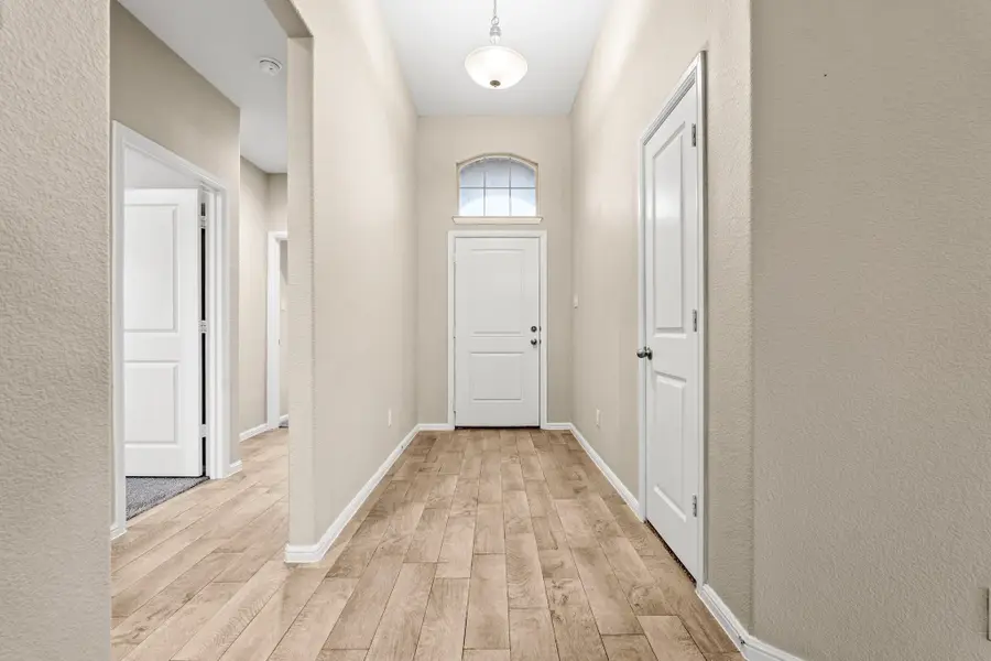 8025 Muddy Creek Drive, Fort Worth, TX 76131 - Image #2