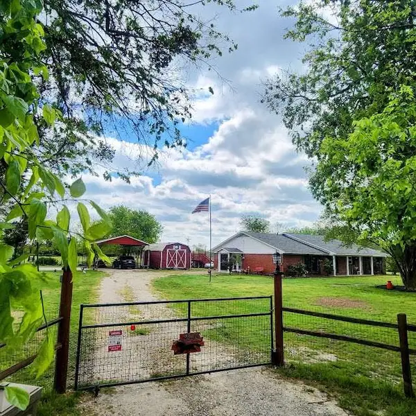 3253 County Road 2176, Greenville, TX 75402