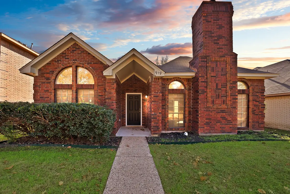 919 Walters Drive, Cedar Hill, TX 75104 - Image #1