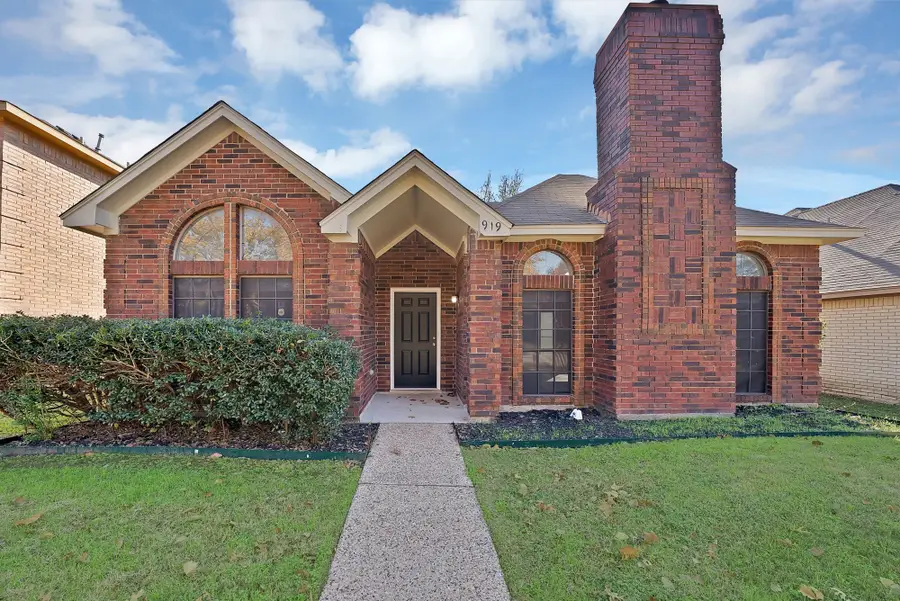 919 Walters Drive, Cedar Hill, TX 75104 - Image #2