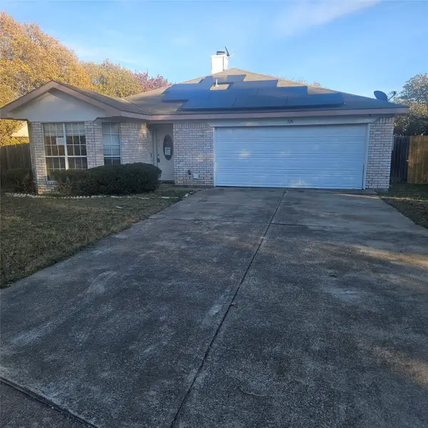 326 King Arthur Drive, Weatherford, TX 76086