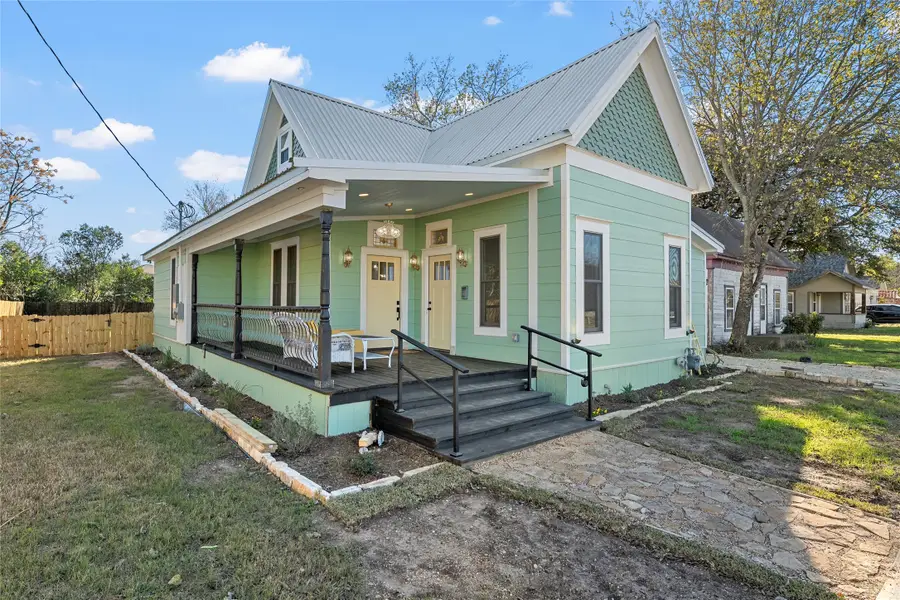 404 6th Street W, McGregor, TX 76657 - #2