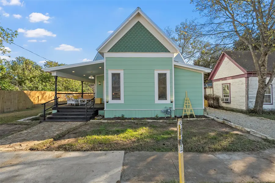 404 6th Street W, McGregor, TX 76657 - #3