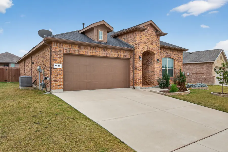 1128 Twin Brooks Lane, Fort Worth, TX 76177 - Image #2