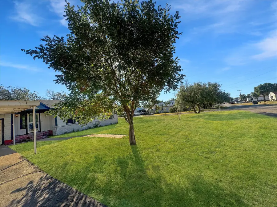 211 Oak, Roscoe, TX 79545 - Image #3