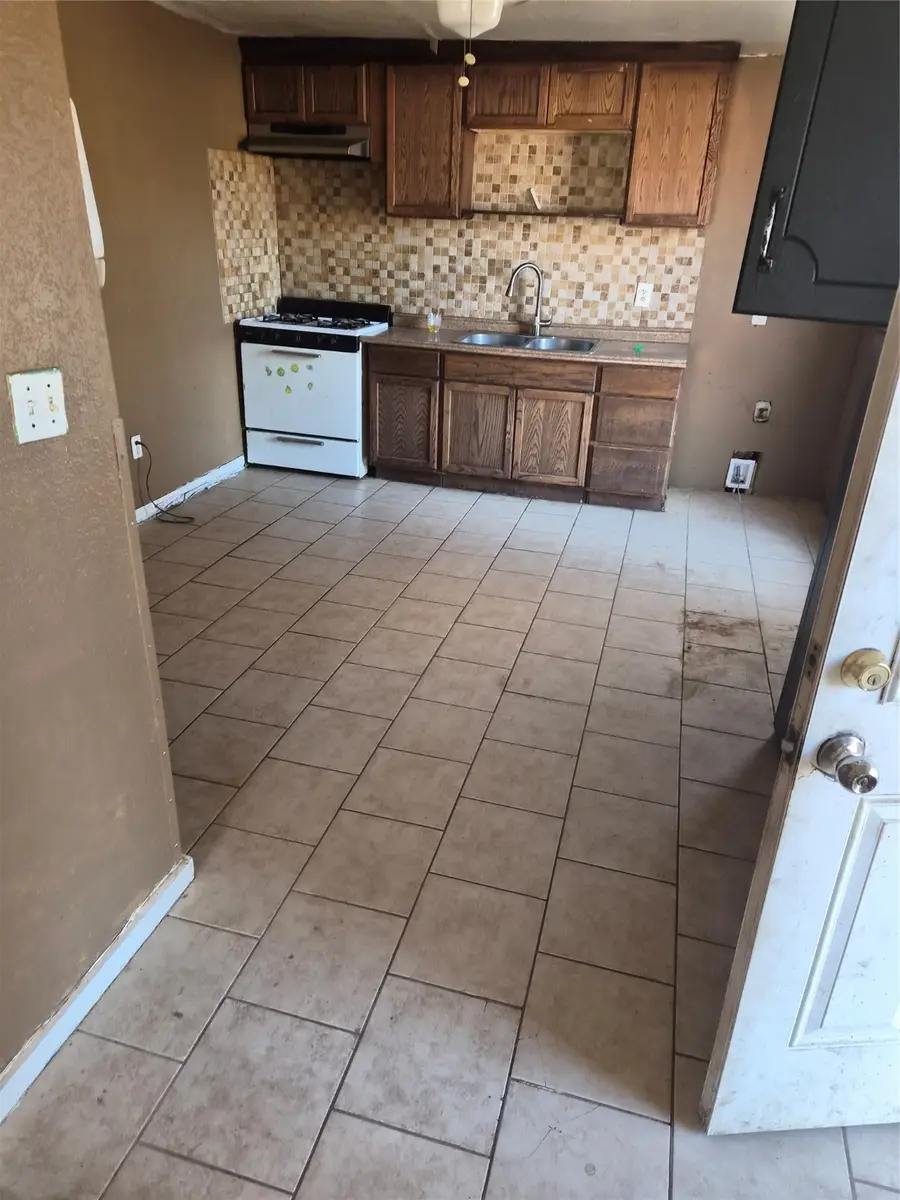 1341 Minden Street, Fort Worth, TX 76115 - Image #2