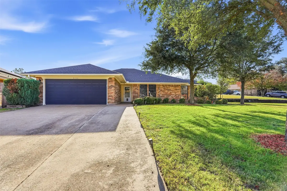 5240 Hill Ridge Drive, Fort Worth, TX 76135 - Image #1