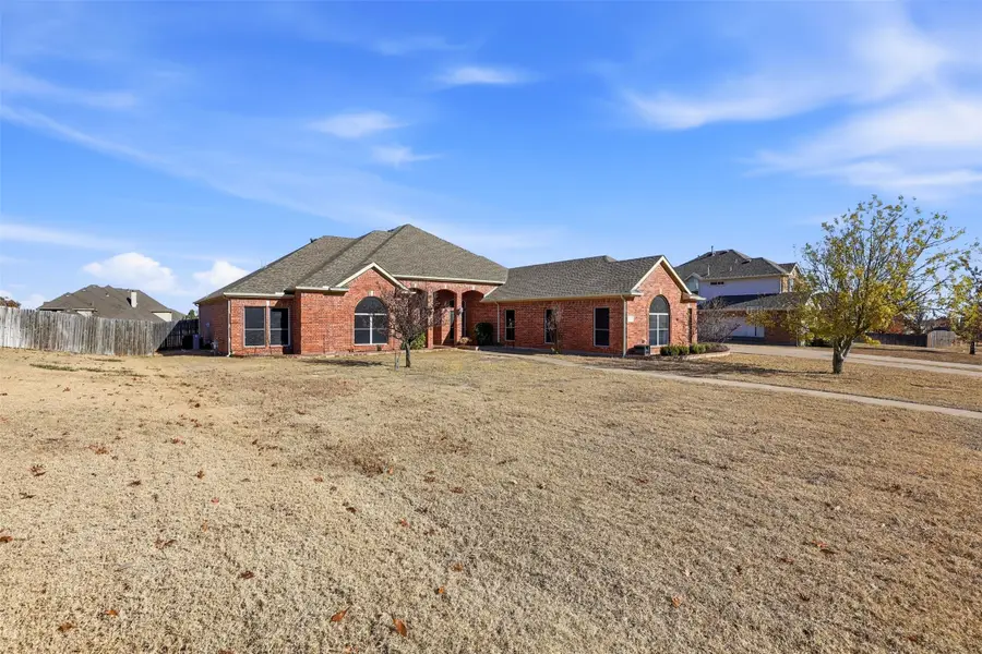 1524 Desert Hills Drive, Fort Worth, TX 76052 - Image #2