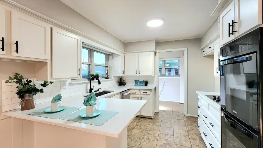 1911 Greenhaven Drive, Richardson, TX 75080 - Image #3