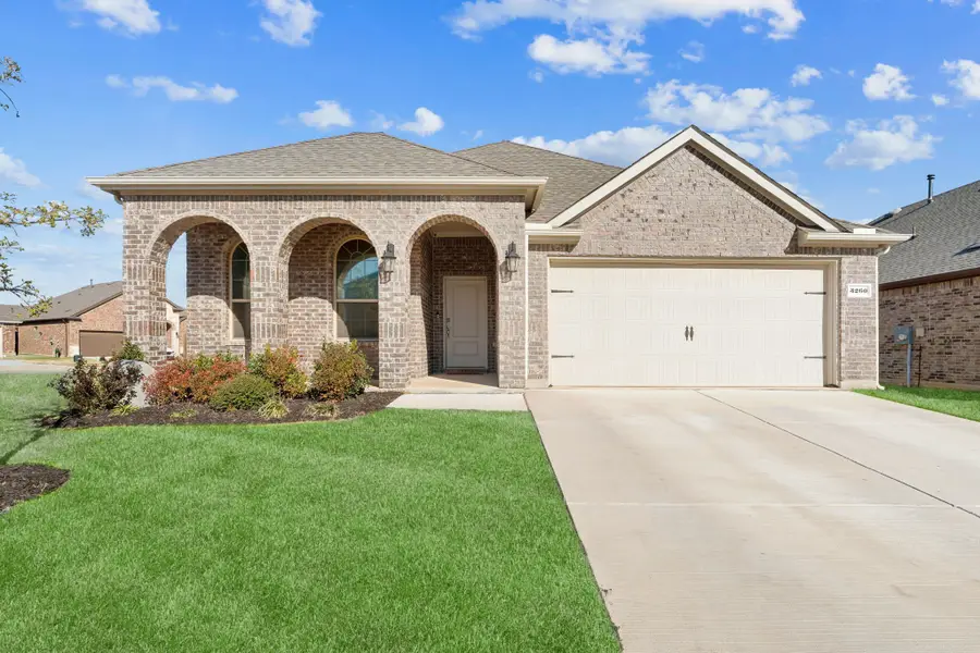 3260 Hunters Glen Drive, Aubrey, TX 76227 - Image #2
