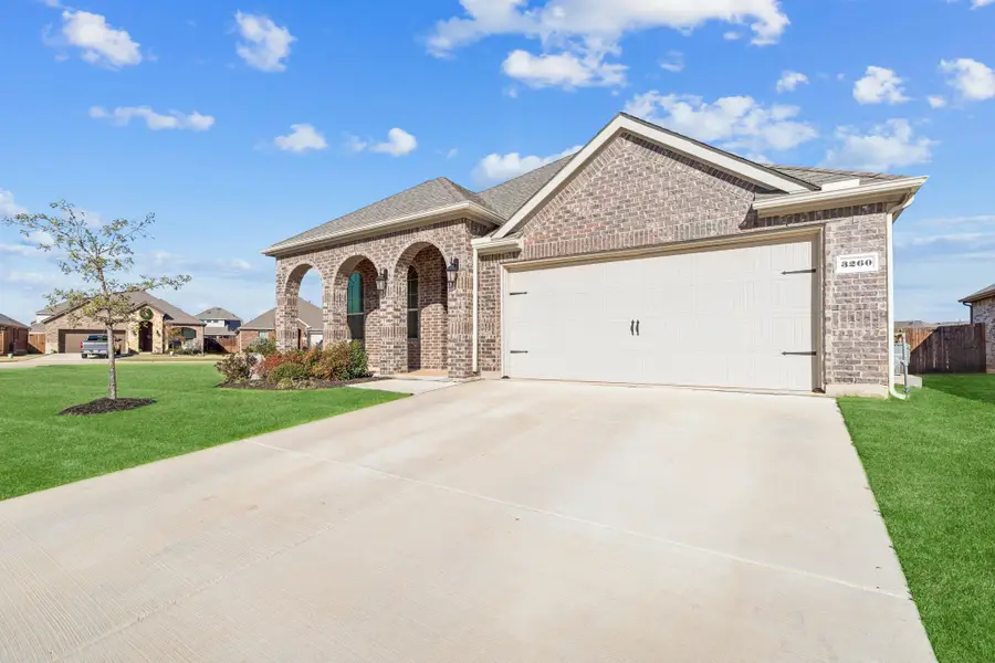 3260 Hunters Glen Drive, Aubrey, TX 76227 - Image #3
