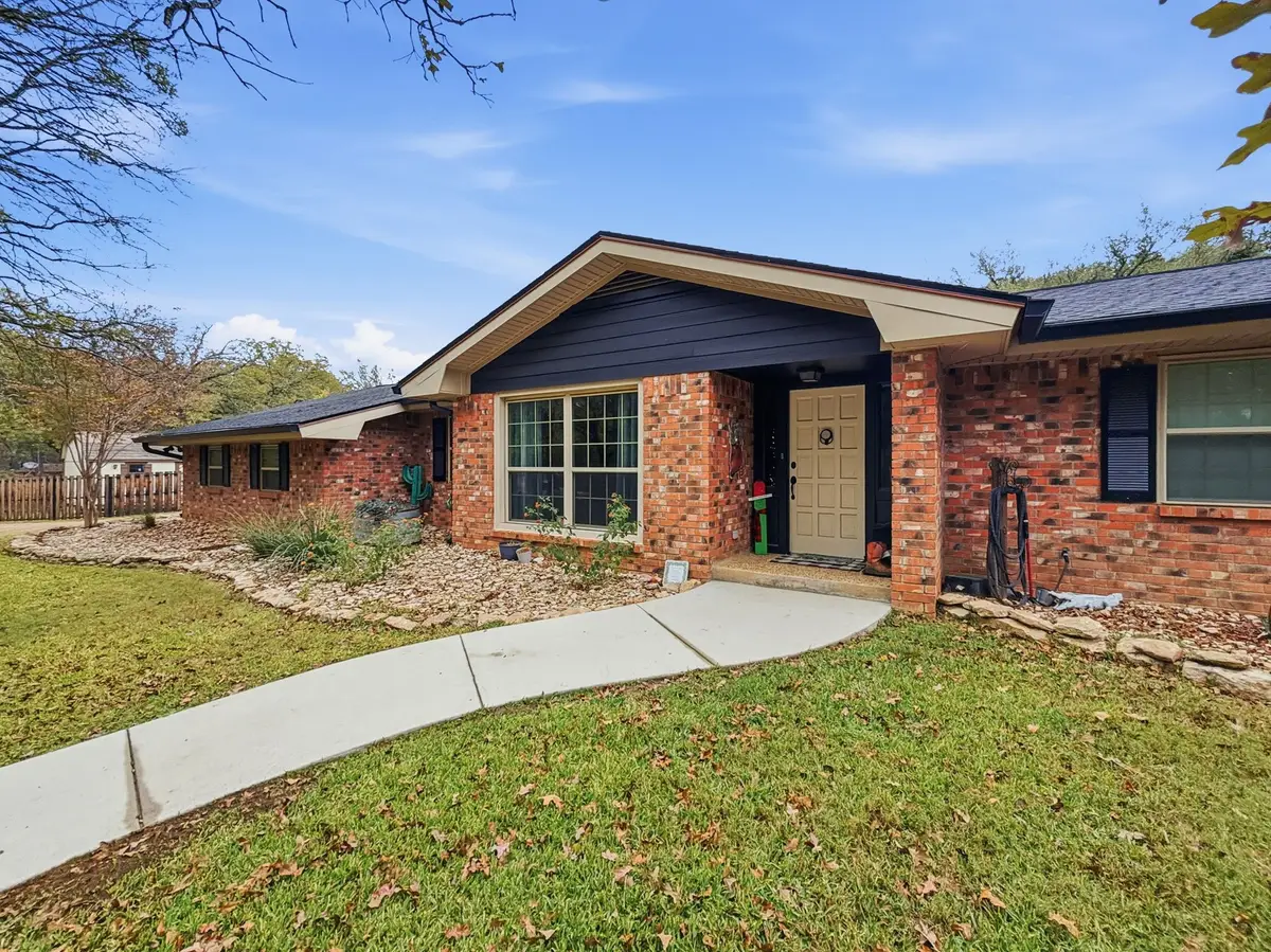 206 Navajo Trail, Hamilton, TX 76531 - Image #1