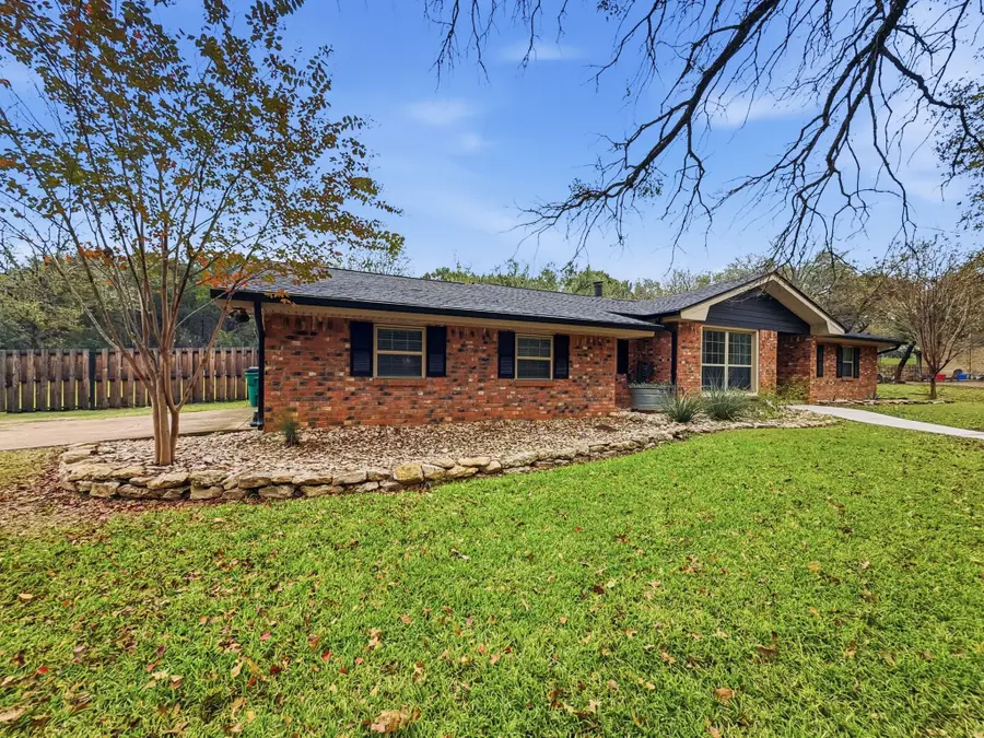 206 Navajo Trail, Hamilton, TX 76531 - Image #3