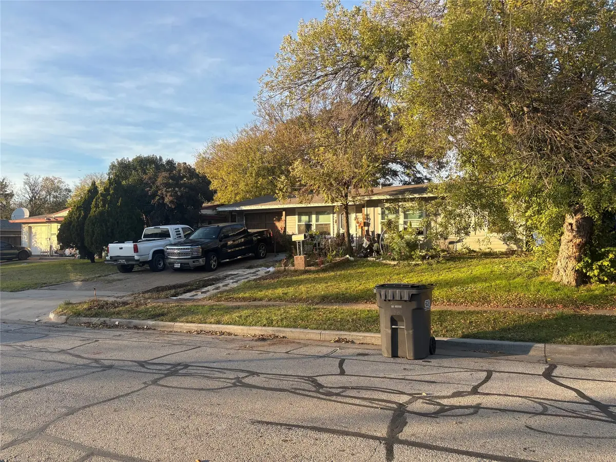 2605 Greenhurst Drive, Farmers Branch, TX 75234 - Image #1