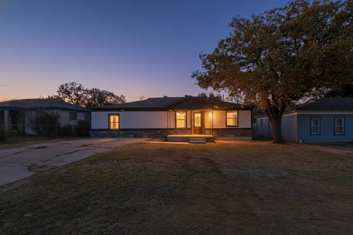 11505 Oak Tree Road, Balch Springs, TX 75180 - Image #1
