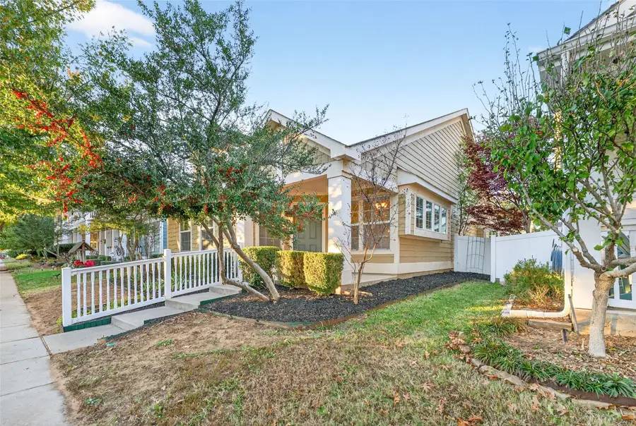 9105 Waterman Drive, Aubrey, TX 76227 - Image #3