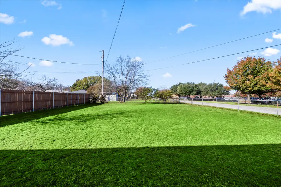 1811 N Mcdonald Avenue, Decatur, TX 76234 - Image #2