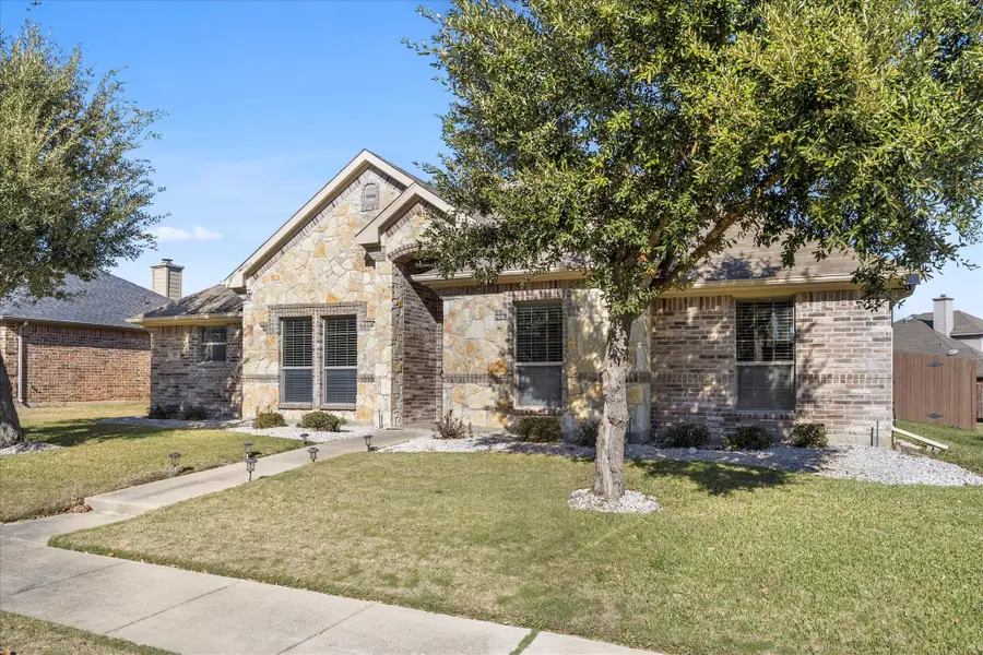 300 Regal Court, Royse City, TX 75189 - Image #2