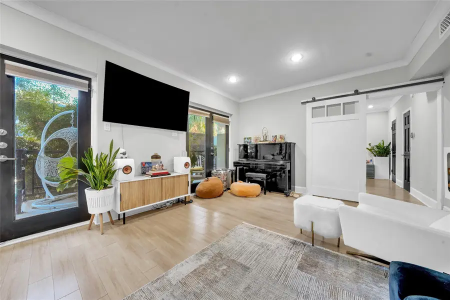 10209 Regal Oaks Drive #111, Dallas, TX 75230 - Image #3