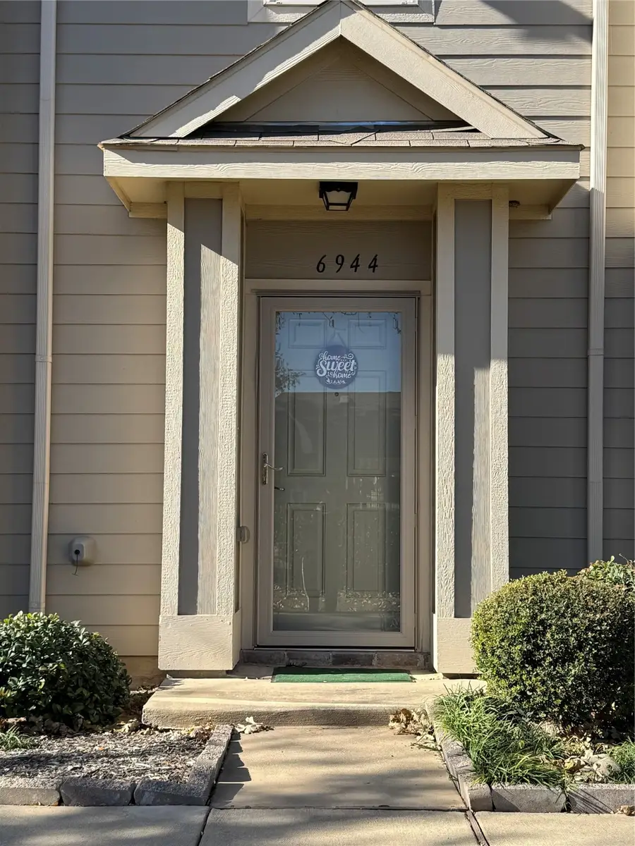 6944 Carrington Lane, Fort Worth, TX 76137 - Image #2
