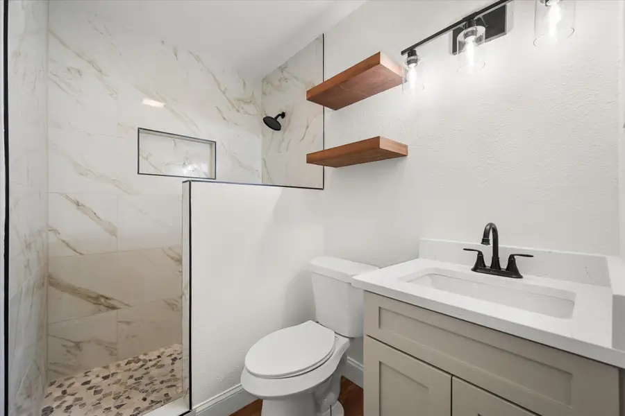 1125 W 6th Avenue, Corsicana, TX 75110 - Image #3