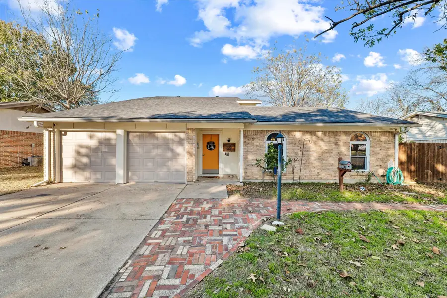 736 NW Wood Street, Burleson, TX 76028 - Image #2