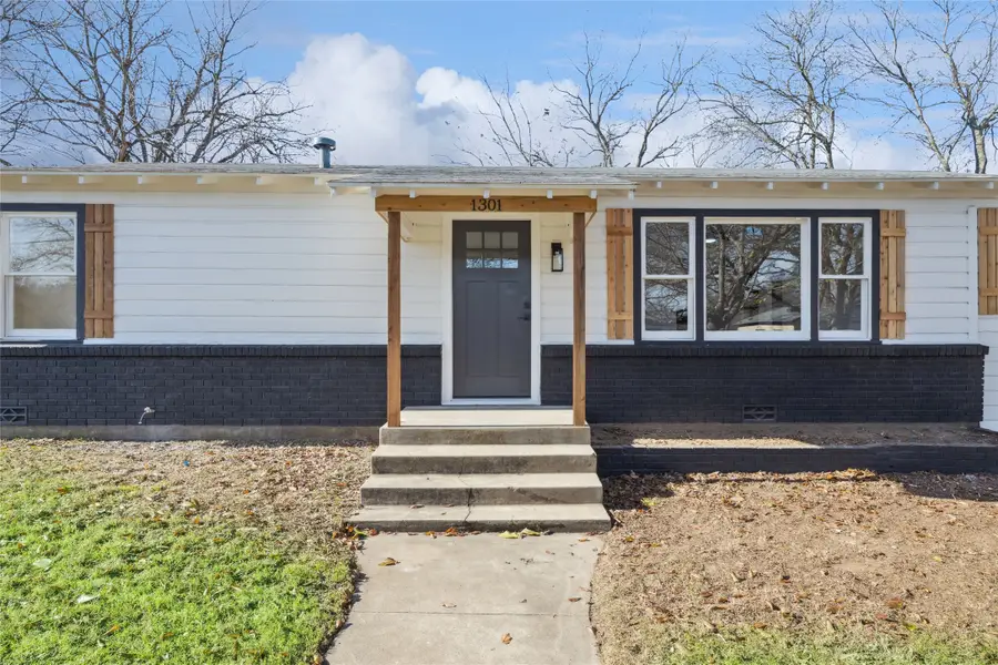 1301 N Douglas Avenue, Cleburne, TX 76033 - #3