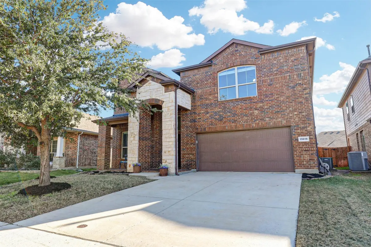 15616 Carlton Oaks Drive, Fort Worth, TX 76177 - Image #1