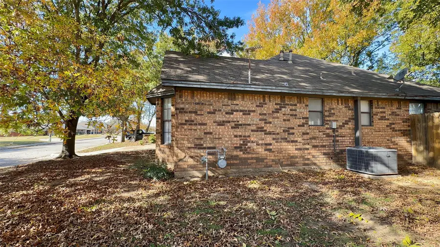 609 Main Street, Roanoke, TX 76262 - Image #2