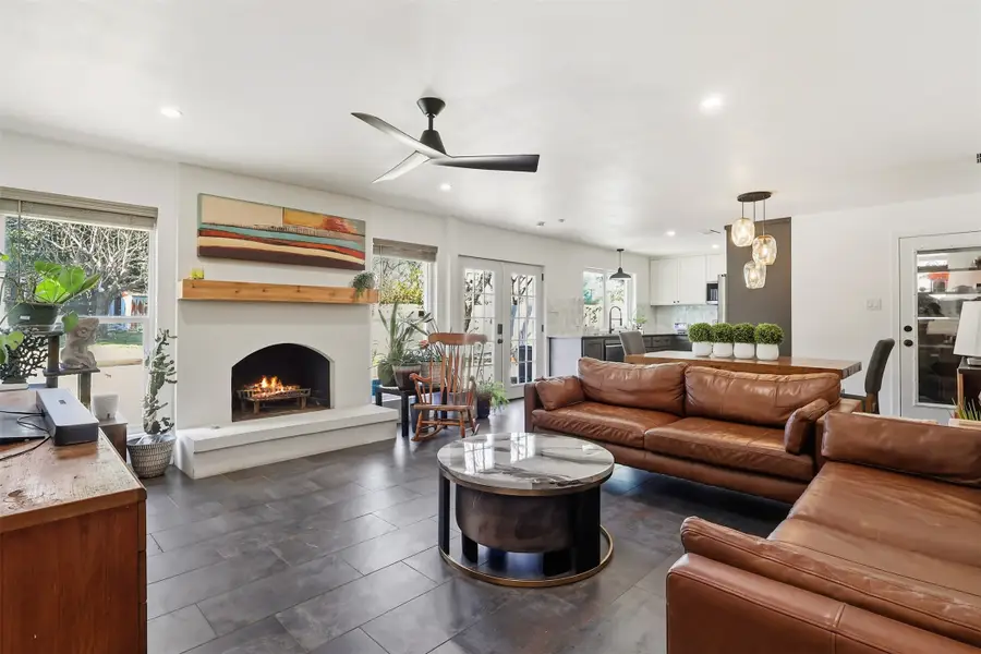 403 Rickey Canyon Avenue, Desoto, TX 75115 - Image #3