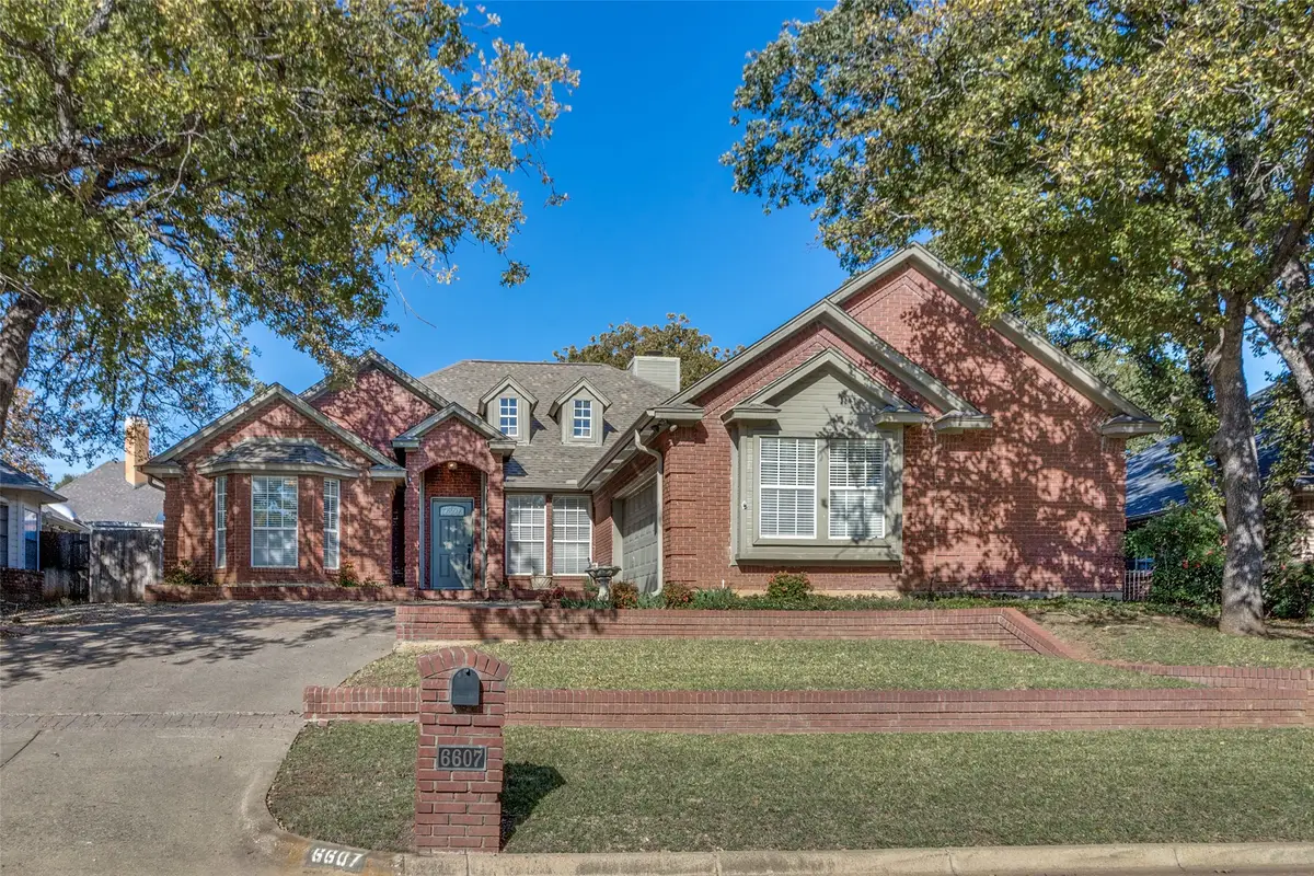 6607 Capitol Hill Drive, Arlington, TX 76017 - Image #1
