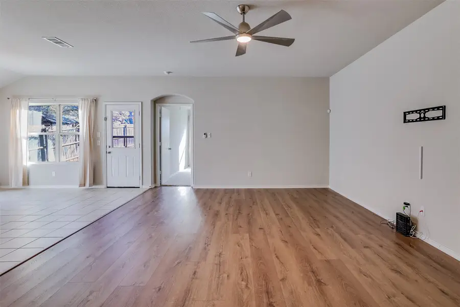 5527 Diaz Avenue, Fort Worth, TX 76107 - Image #2