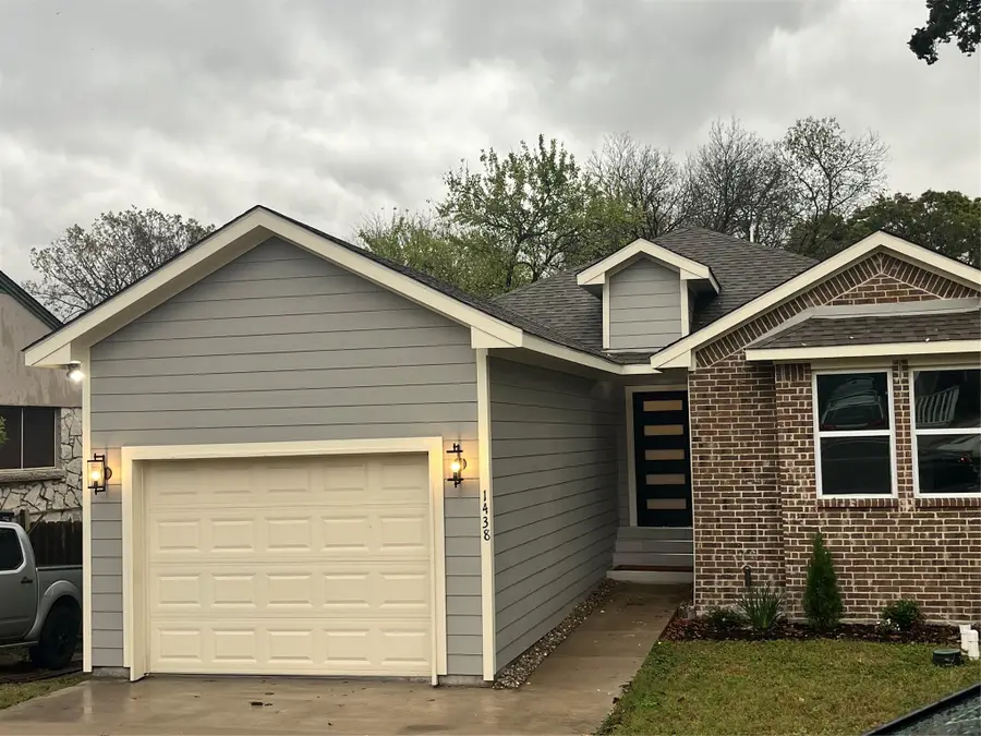 1438 E Waco Avenue, Dallas, TX 75216 - Image #2