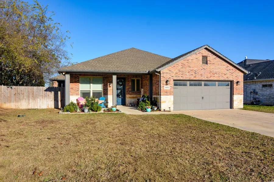 601 Mathew Street, Grandview, TX 76050 - Image #2