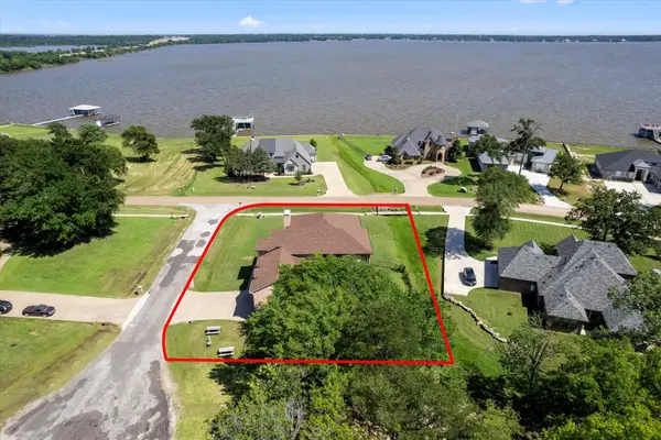 208 Cape Shore Drive, Mabank, TX 75143
