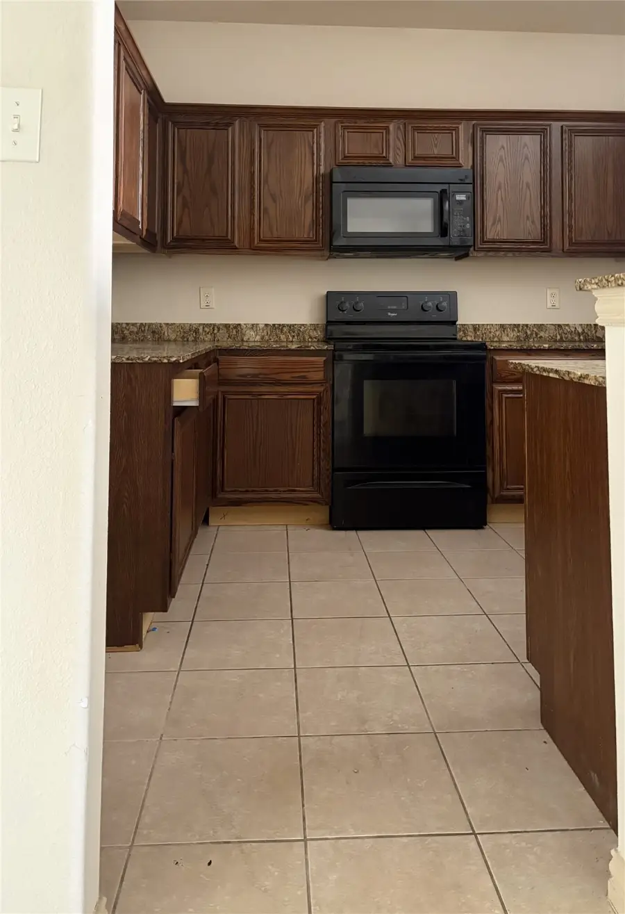 2323 Calendar Court, Grand Prairie, TX 75050 - Image #3