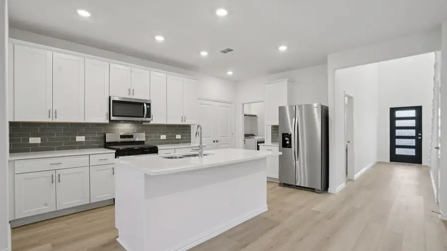 701 Leavenworth Drive, Princeton, TX 75071 - Image #2