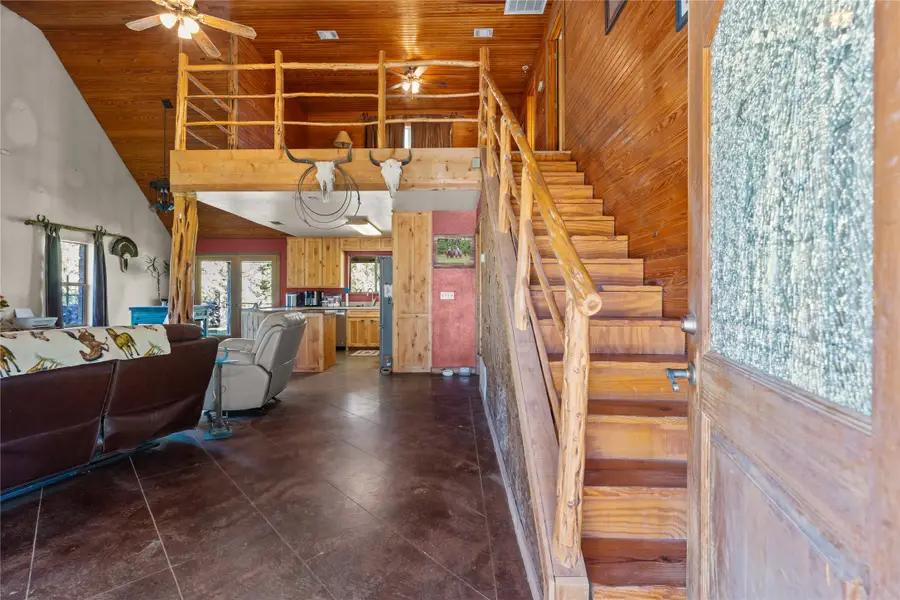 262 N Cheyenne Trail, Springtown, TX 76082 - Image #3