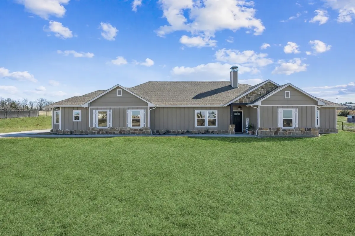 1084 Justin Drive, Springtown, TX 76082 - #1