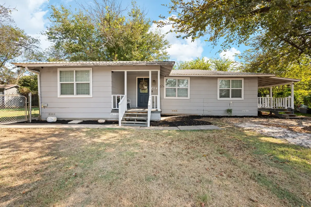412 W Godley Avenue, Godley, TX 76044 - Image #1