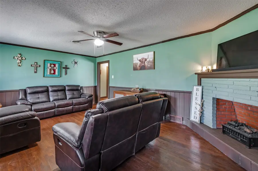 5732 Monterrey Drive, Fort Worth, TX 76112 - Image #3