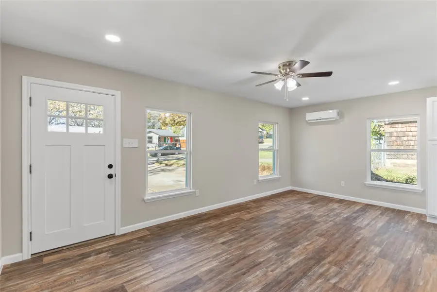 4713 Nolan Street, Fort Worth, TX 76119 - Image #2