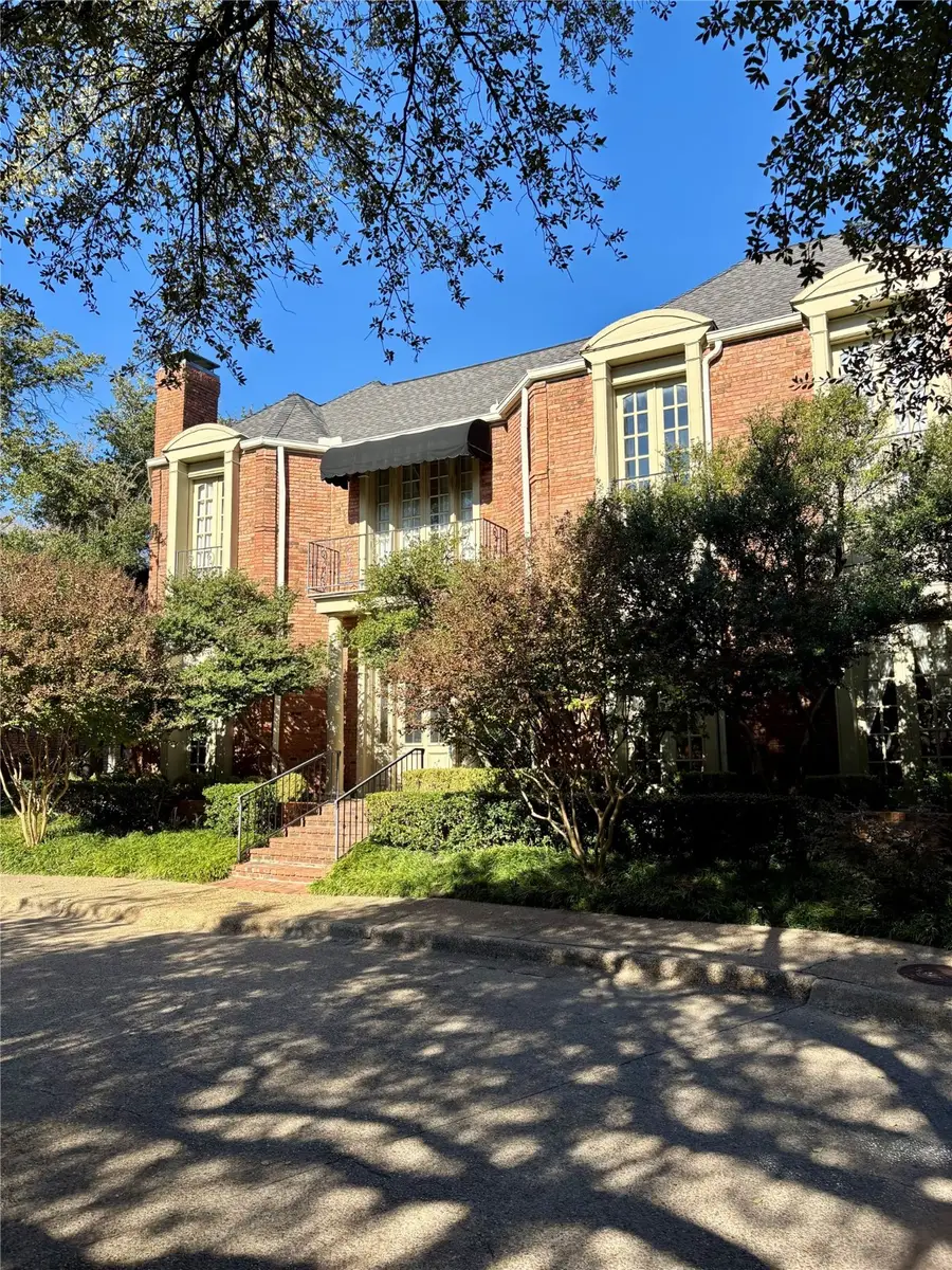 4 Hallshire Court, Dallas, TX 75225 - Image #2