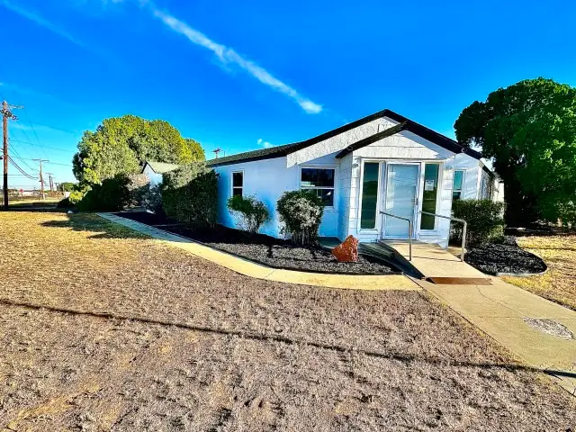 409 SW Ave E E, Seminole, TX 79360 - Image #1