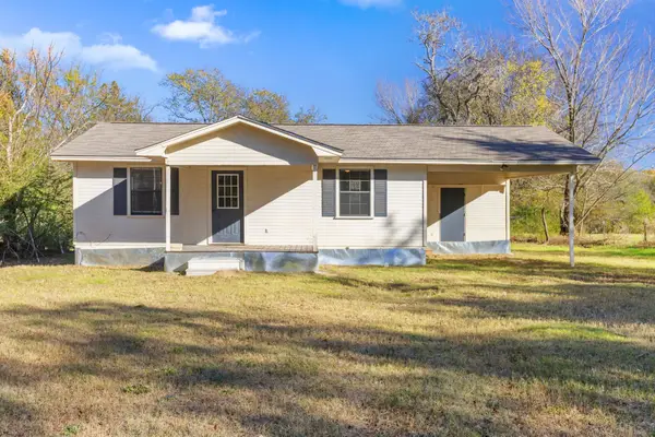 175 S Dunbar Lane, Emory, TX 75440